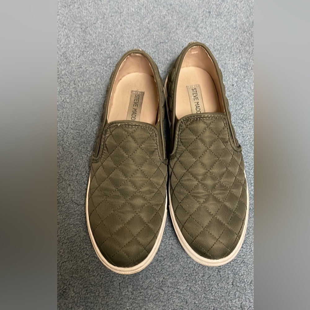Steve Madden army green slip ons